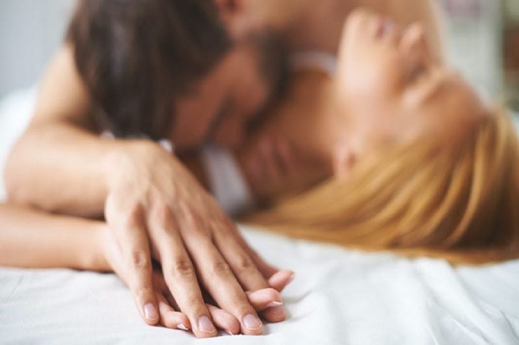 3 Ways to Use Technology to Have More Confidence, Feel More Joy, and Attract Better Men